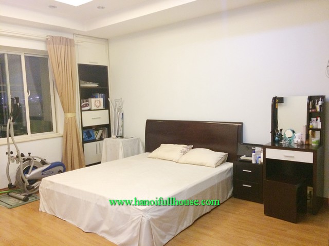 Cho thuê căn hộ 3 phòng ngủ đẹp tại tòa nhà Kinh Đô, số 93 phố Lò Đúc, quận Hai Bà Trưng